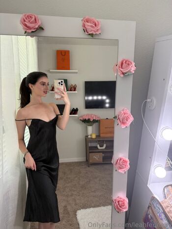 Leah Fennell / leahfennelly nude photo #34