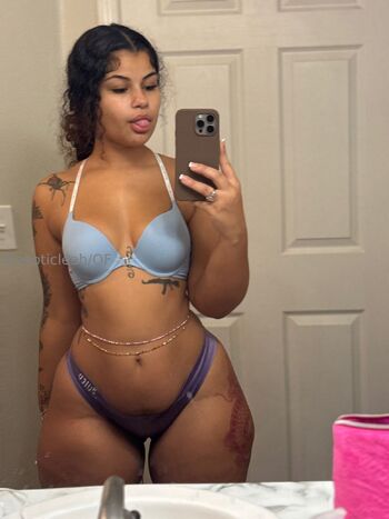 Leah / leahford666 nude photo #6