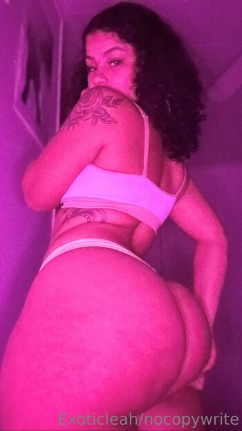 Leah / leahford666 nude photo #22