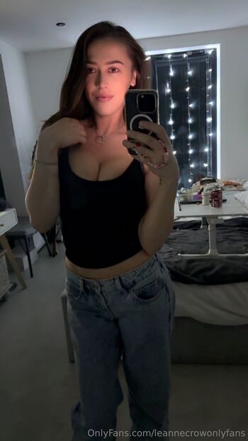 Leanne Cro / leannecrowonlyfans nude photo #4