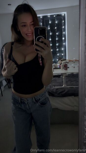 Leanne Cro / leannecrowonlyfans nude photo #5