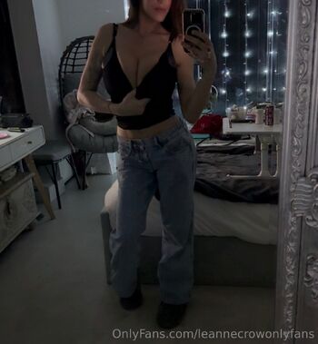 Leanne Cro / leannecrowonlyfans nude photo #7