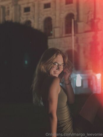 𝗟𝗲𝘃𝗼𝗻𝗶 / leevonie / pearl_leevonie nude photo #3