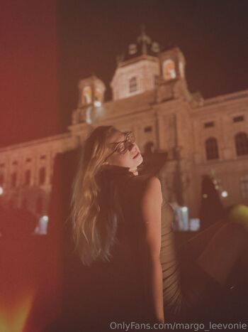 𝗟𝗲𝘃𝗼𝗻𝗶 / leevonie / pearl_leevonie nude photo #4