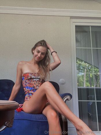 𝗟𝗲𝘃𝗼𝗻𝗶 / leevonie / pearl_leevonie nude photo #27