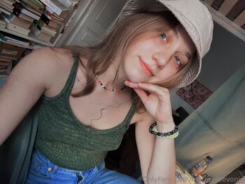 𝗟𝗲𝘃𝗼𝗻𝗶 / leevonie / pearl_leevonie nude photo #35