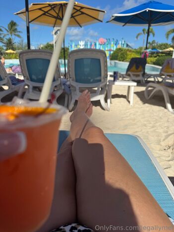 Melani / legallymel nude photo #15