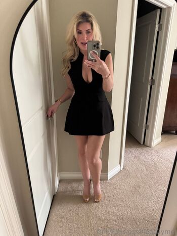 Melani / legallymel nude photo #33