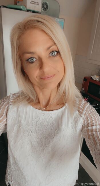 Leggy blond / leggyblonde45 nude photo #37