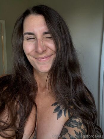 Lauren / legsfordays1 / laurencorarito nude photo #17