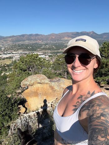 Lauren / legsfordays1 / laurencorarito nude photo #23