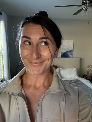 Lauren / legsfordays1 / laurencorarito nude photo #28