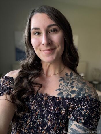 Lauren / legsfordays1 / laurencorarito nude photo #31