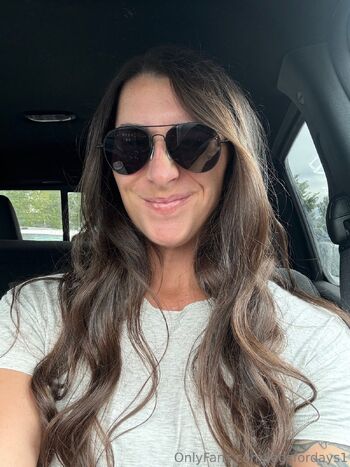 Lauren / legsfordays1 / laurencorarito nude photo #33