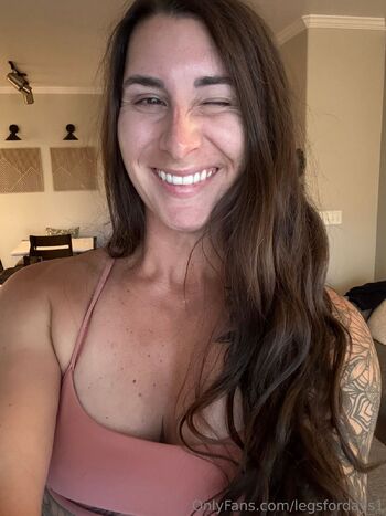 Lauren / legsfordays1 / laurencorarito nude photo #34