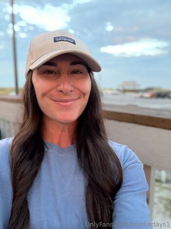 Lauren / legsfordays1 / laurencorarito nude photo #39