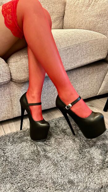 Leila / leilasize3 nude photo #1