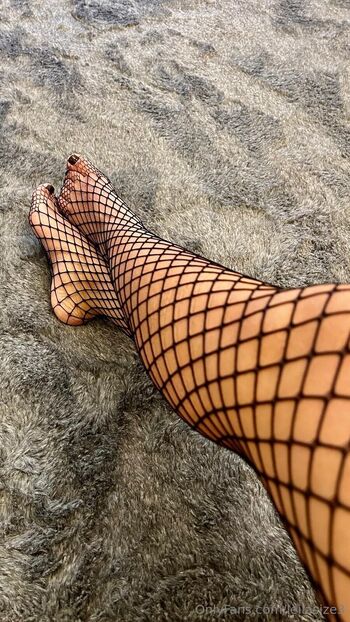 Leila / leilasize3 nude photo #12