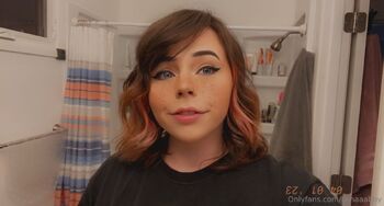 Lenaaa / lenaaabbypaid nude photo #3