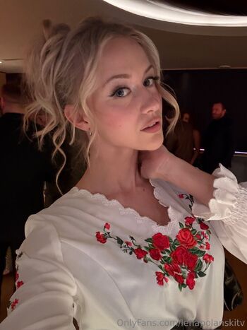 lenapolanskiT / lenapolanskitv nude photo #1