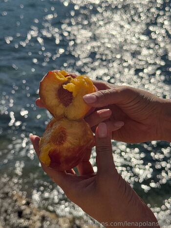 lenapolanskiT / lenapolanskitv nude photo #22