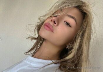 Lera SunRay / lera_skyies nude photo #11