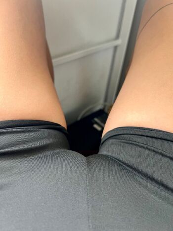 Les / lesliegr911 nude photo #2