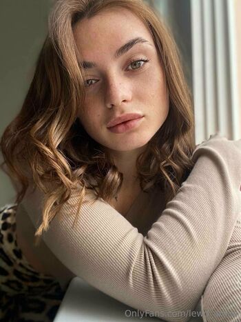 𝓐𝓵𝓮𝔁𝓪𝓷𝓭𝓻𝓪 / lewd_areaa nude photo #6