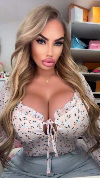 BUSTY BIMBO LEXI / lexidollxxx nude photo #19
