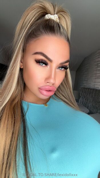 BUSTY BIMBO LEXI / lexidollxxx nude photo #37