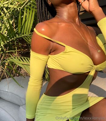 Lexxii Onyx / lexxiionyxx / lexxi0nyxx nude photo #10