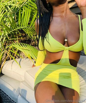 Lexxii Onyx / lexxiionyxx / lexxi0nyxx nude photo #19