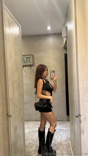 Leyla / leylas.secret nude photo #3