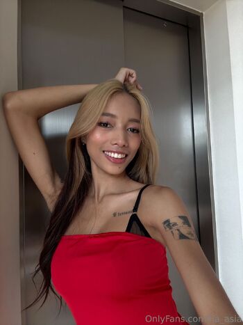 Li / lia_asia nude photo #39