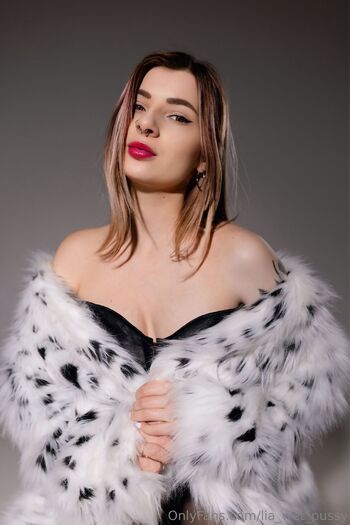 Lia Grac / lia_wet_pussy nude photo #22