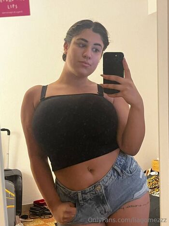 Lia Gome / liagomezzz nude photo #6