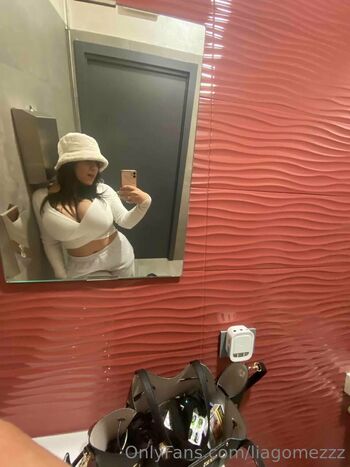 Lia Gome / liagomezzz nude photo #15