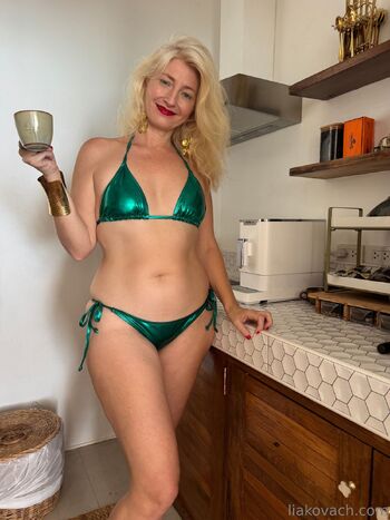 Lia Kovac / liakovach nude photo #4