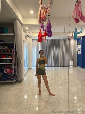 Lia Petite / liapetite nude photo #20