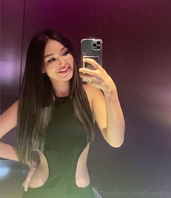Lia Petite / liapetite nude photo #21