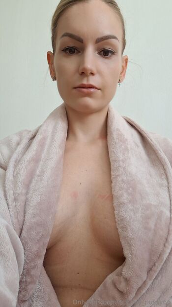 AxelleStar6 / lick_my_pussy66 / cute_blond_4u / axellestar66 nude photo #39