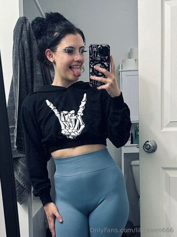 Rave / lil_raven666 nude photo #6
