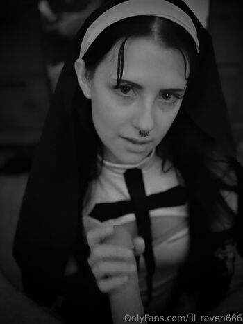 Rave / lil_raven666 nude photo #16