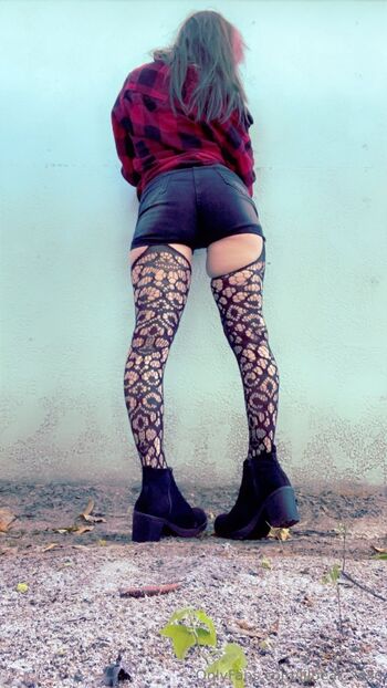 B ä L ê Y (Buggaboo / lilbear_xoxo nude photo #11