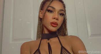 Big titty babe / lilcherrybabefree nude photo #27