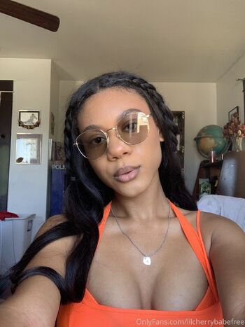 Big titty babe / lilcherrybabefree nude photo #31