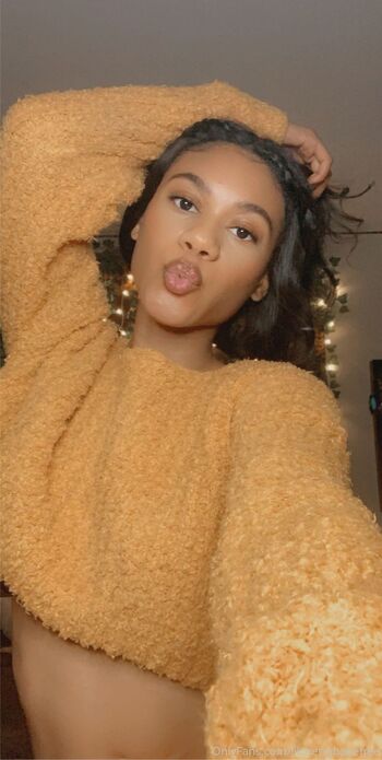 Big titty babe / lilcherrybabefree nude photo #36