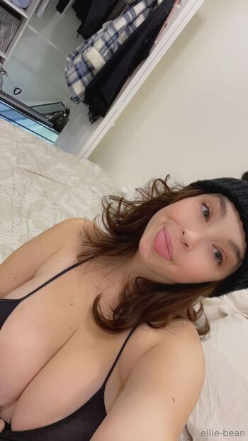 ELLIE / lilelliebean nude photo #2