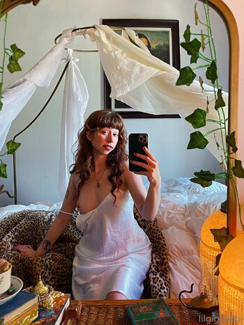 𝑔𝒾𝑔𝒾 / lilgigibelle nude photo #2