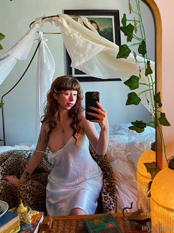 𝑔𝒾𝑔𝒾 / lilgigibelle nude photo #3